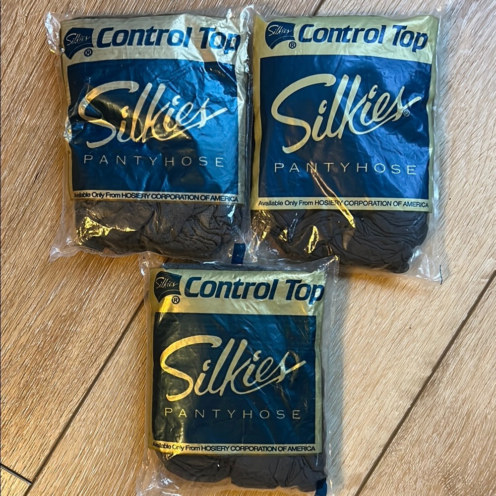 Silkies Control Top Pantyhose 3 Pair Queen Off Black